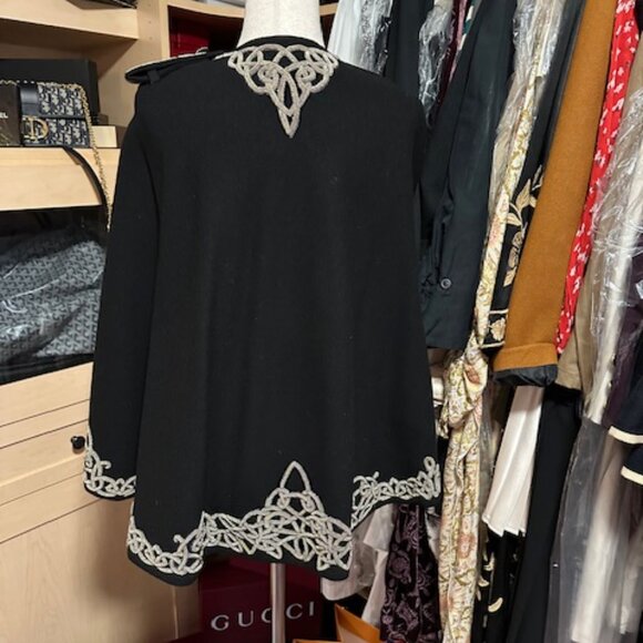 ALEXANDER MCQUEEN BLACK WOOL CAPE - Picture 7 of 11